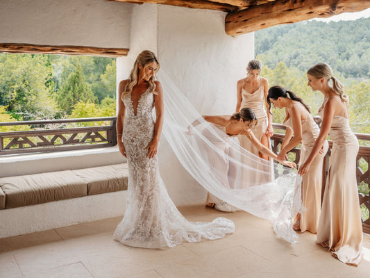 C2024-VS993 - sleeveless v-neck lace wedding gown