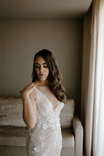 C2024-VN61 - Vestido de novia sin mangas con escote en V y escote en V con espalda abierta y drapeado de perlas