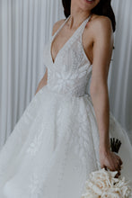 C2024-HB115 - vestido de novia sin espalda con escote en V y falda de corte A