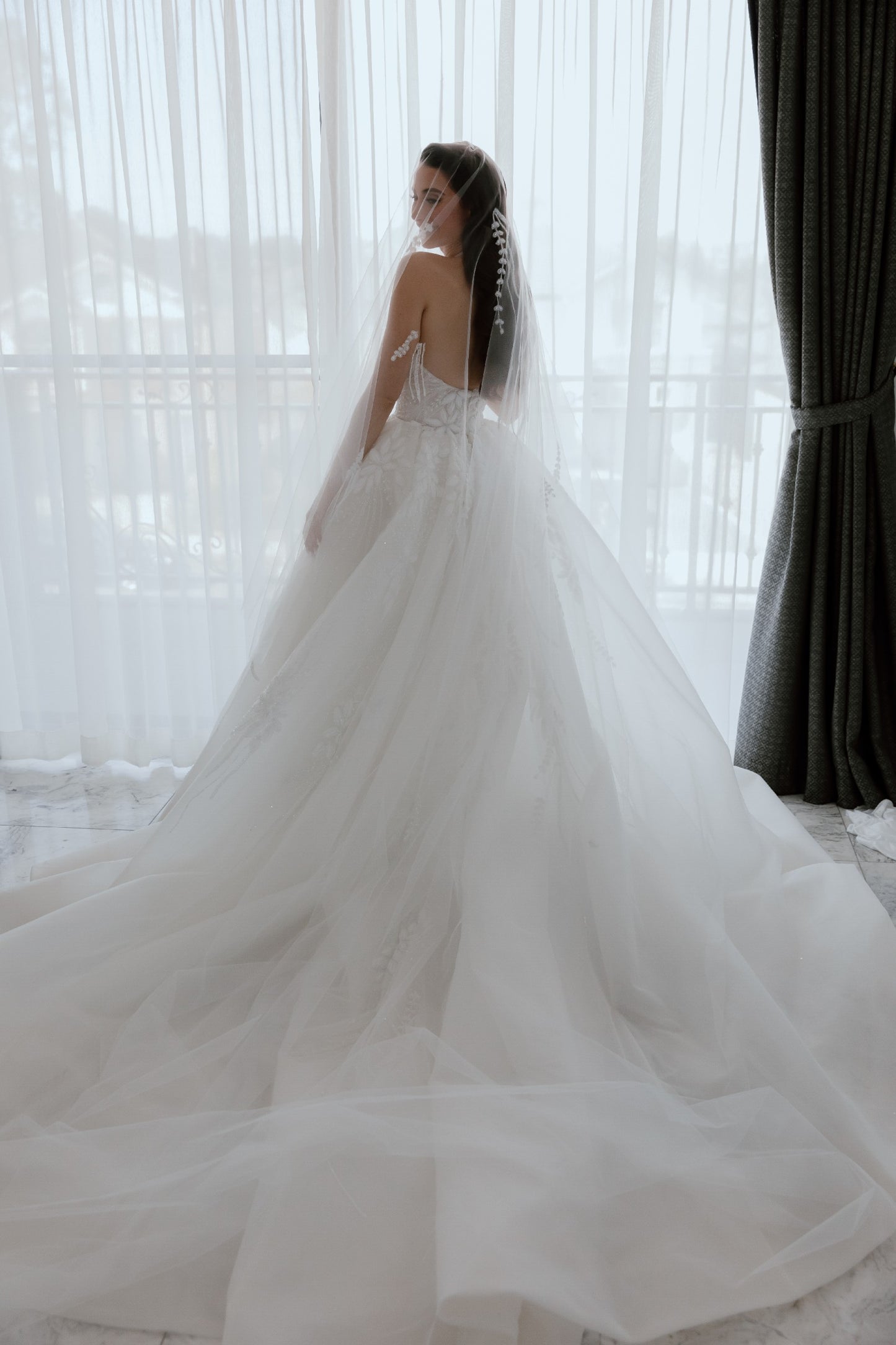 C2024-HB115 - backless halter wedding dress with v-neck and a-line ball gown skirt