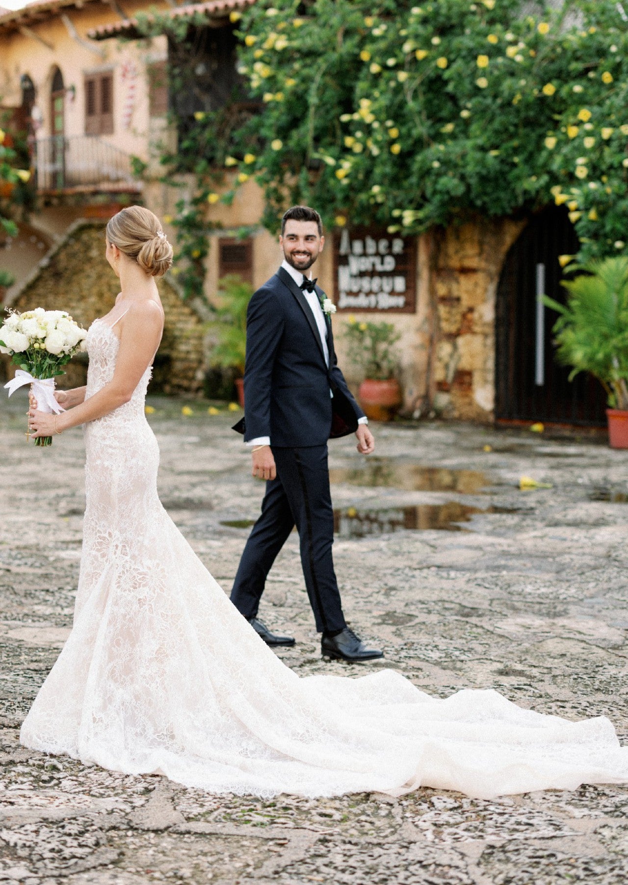 C2024-L551 - sweetheart lace fitted wedding gown with thin shoulder spaghetti straps