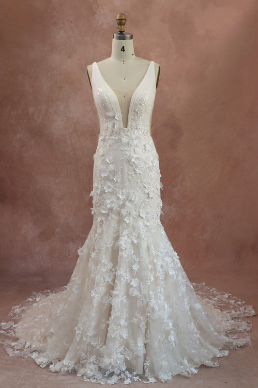C2024-TNorwood - sleeveless v-neck wedding gown
