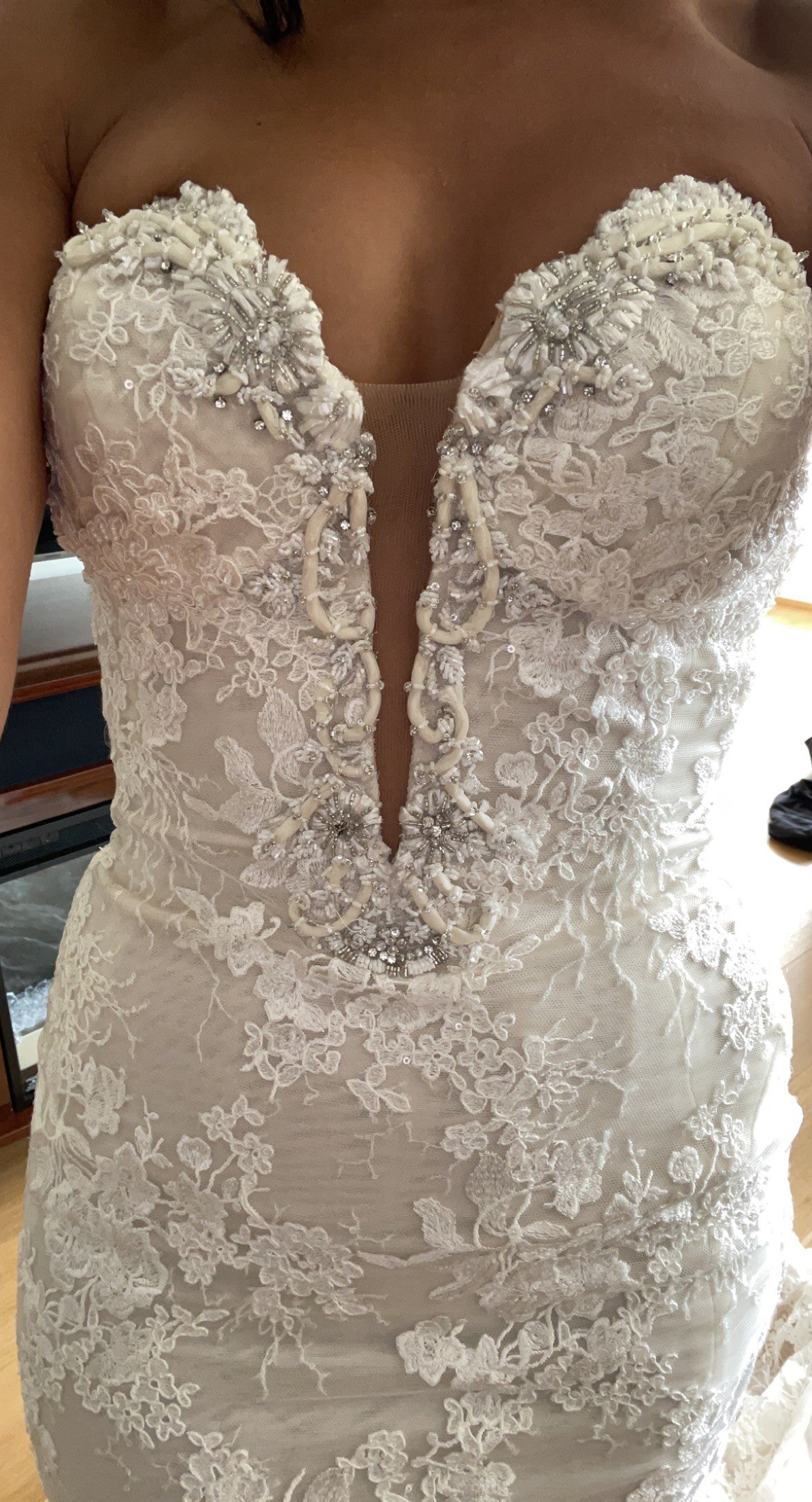 C2024-GL40 - sweetheart strapless wedding gown with embroidered lace details