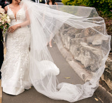 C2024-NAL212 - sleeveless v-neck wedding gown