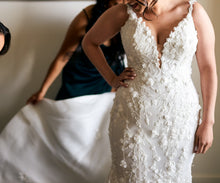 C2024-NAL212 - sleeveless v-neck wedding gown