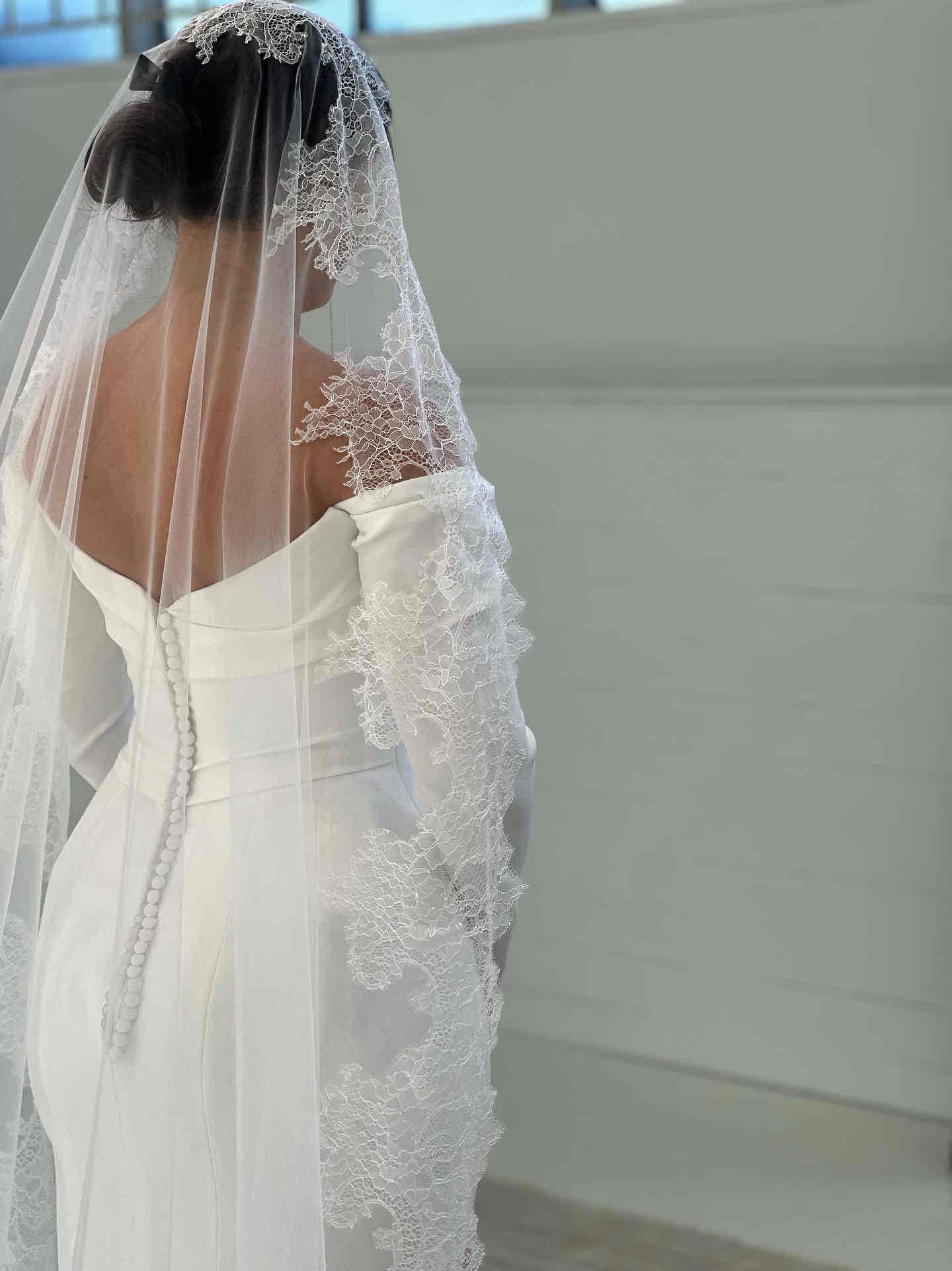 C2024-ES14 - off the shoulder ruched wedding gown