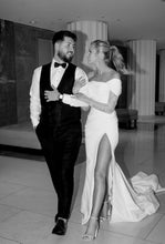 C2024-AL32 - long sleeve off the shoulder wedding gown