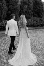 C2024-LPG72 - sleeveless v-neck wedding gown