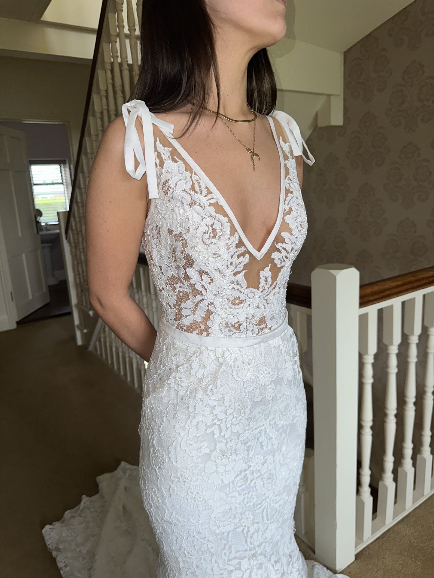 C2024-ID66 - sleeveless deep v-neck bustline wedding dress