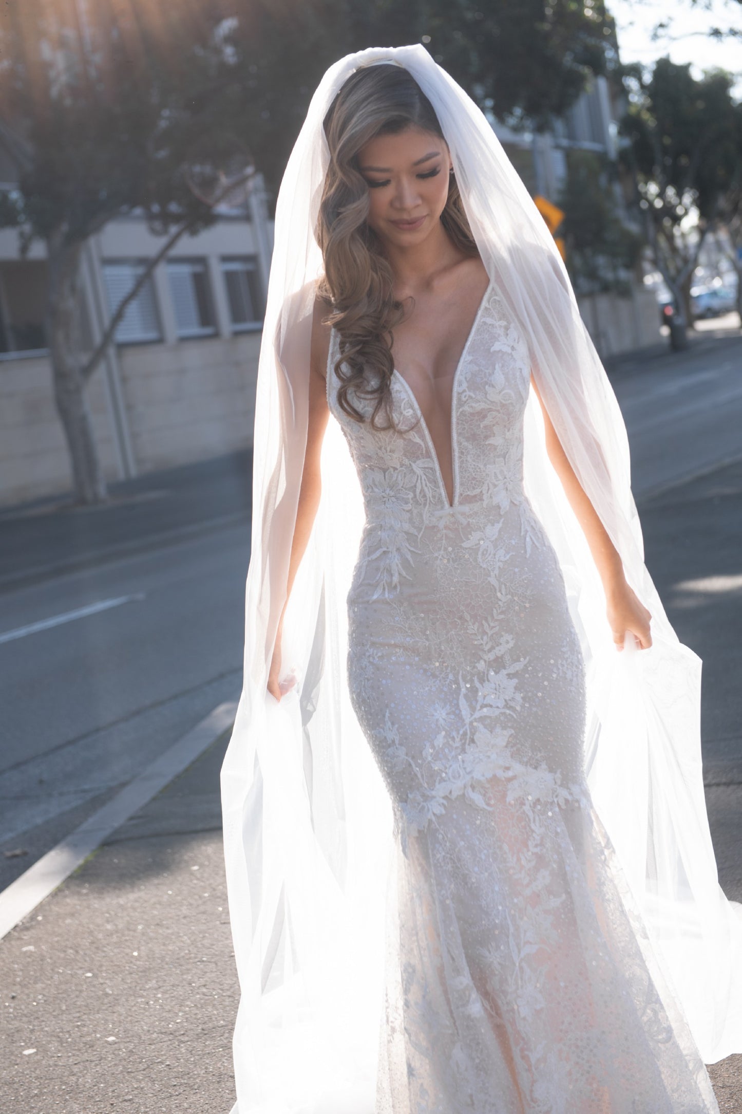 C2024-ND48 - sleeveless deep v-neck wedding gown