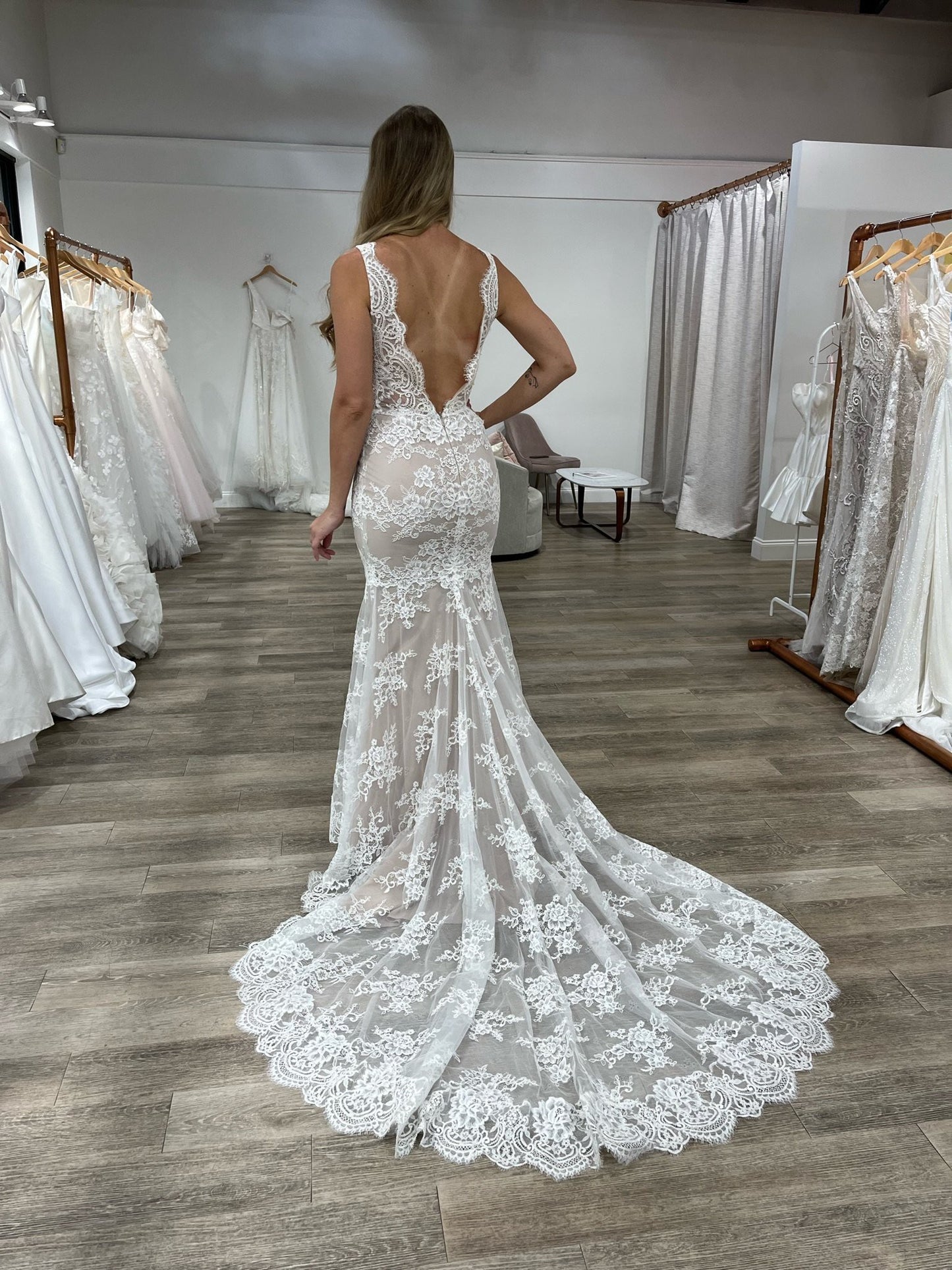 C2024-ML - sexy deep v-neck scalloped lace wedding gown