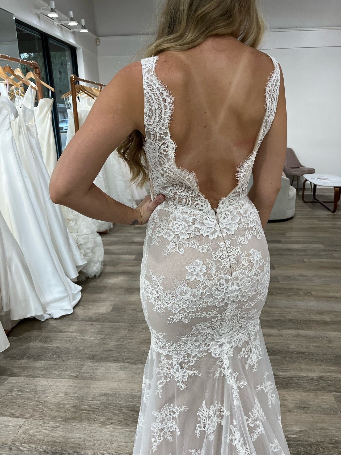C2024-ML - sexy deep v-neck scalloped lace wedding gown