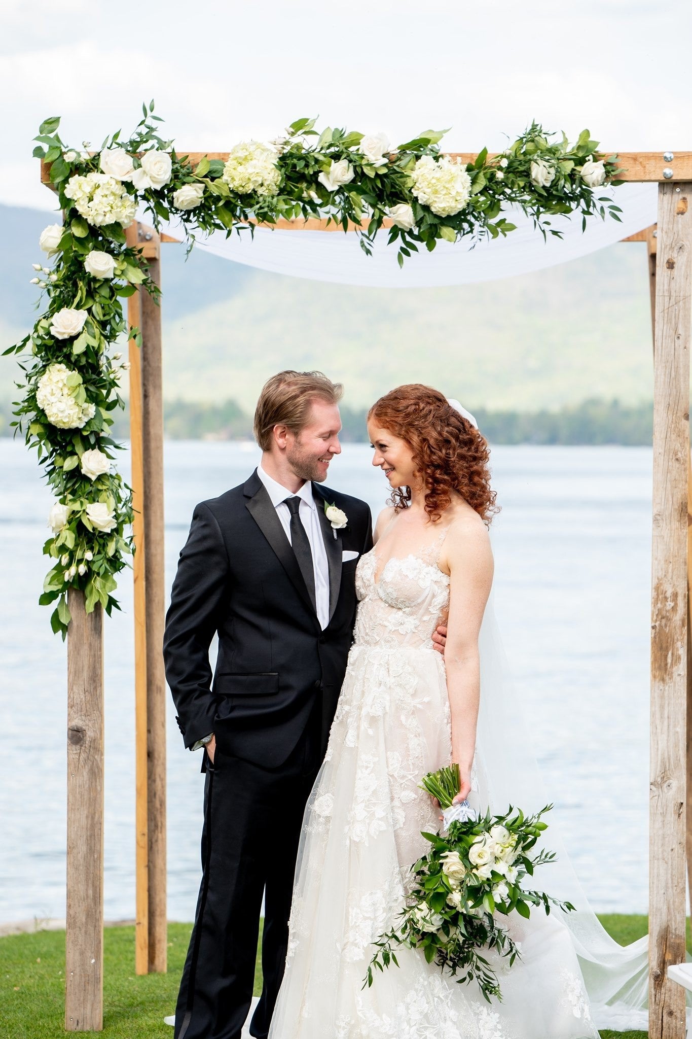 C2024-GL601 - lace embroidered a-line wedding gown