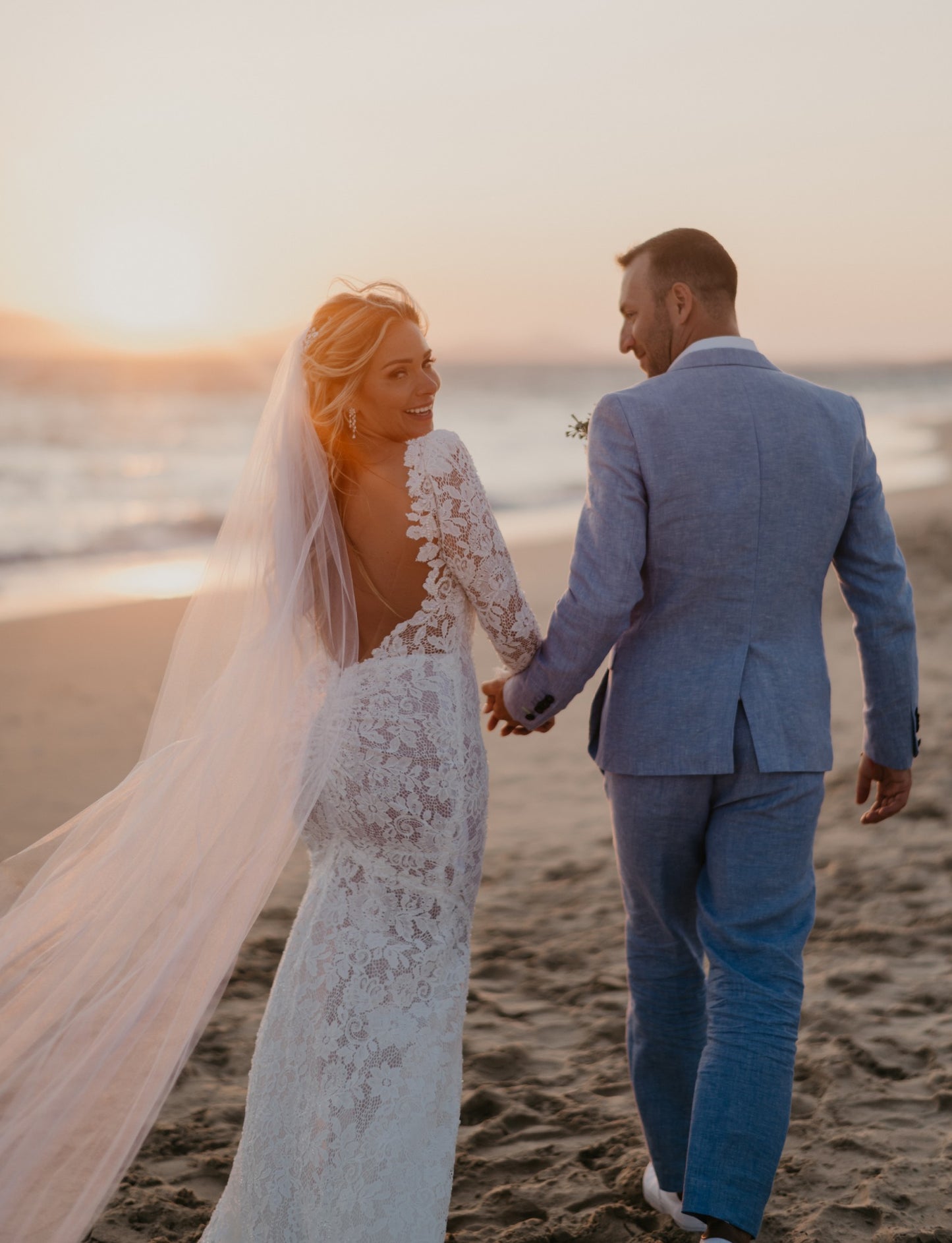 C2024-JV101 - backless v-neck lace wedding gown