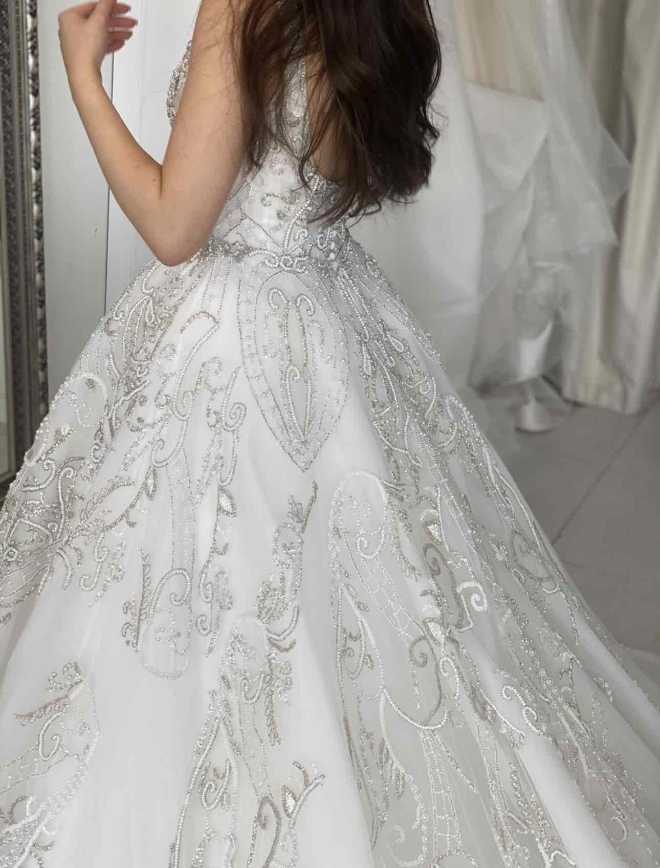 C2024-NAL023 - sleeveless scoop neck wedding ball gown