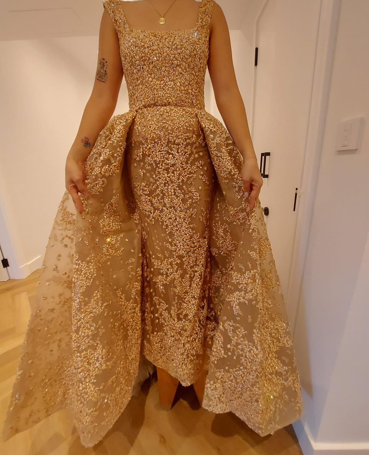 C2024-ES44 - backless beaded lace wedding gown