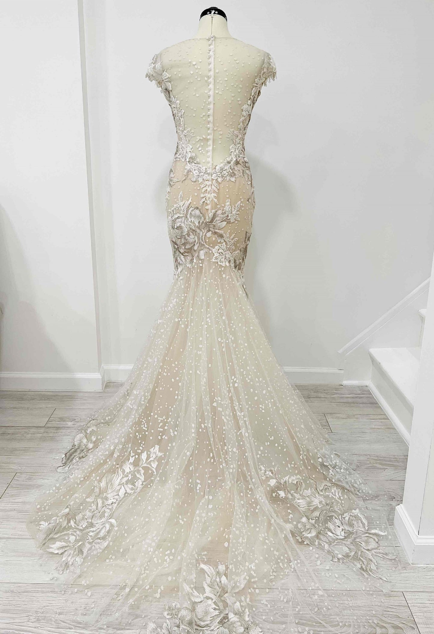 C2024-V88 - Vintage Style fit-to-flare wedding gown
