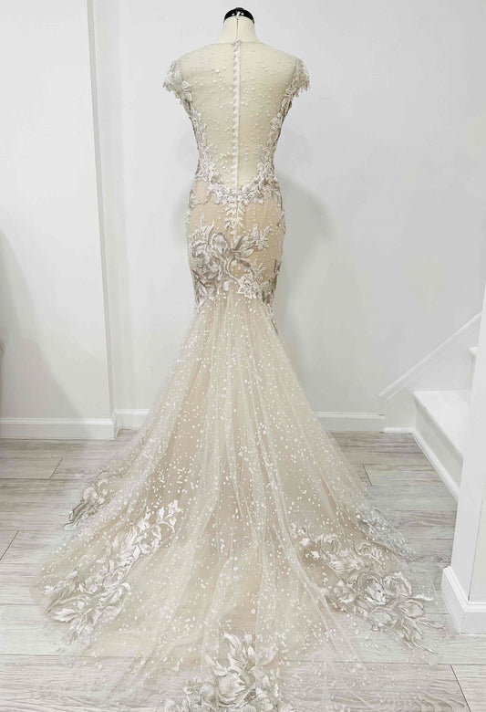 C2024-V88 - Vintage Style fit-to-flare wedding gown