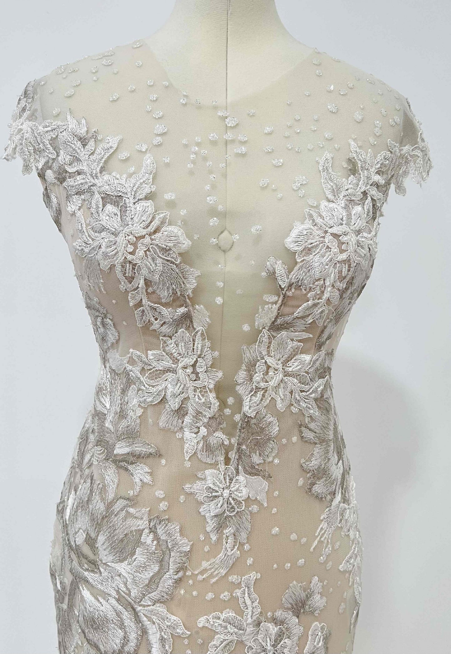 C2024-V88 - Vintage Style fit-to-flare wedding gown