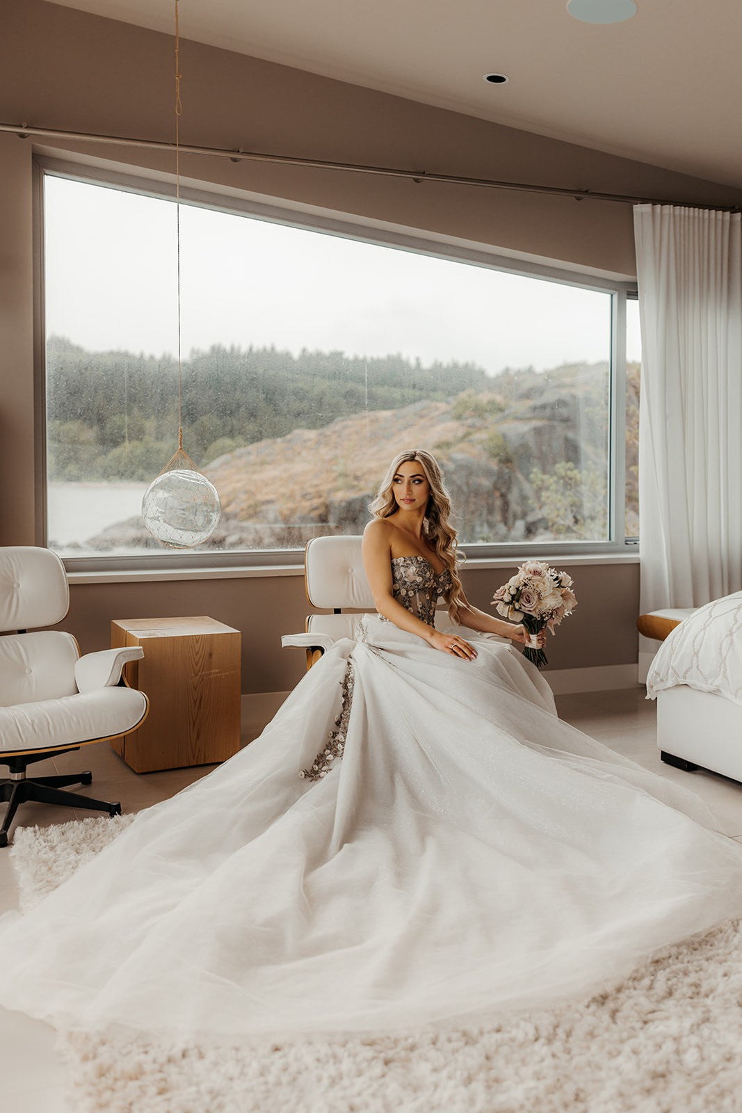 C2024-SBG49 - strapless sweetheart wedding gown