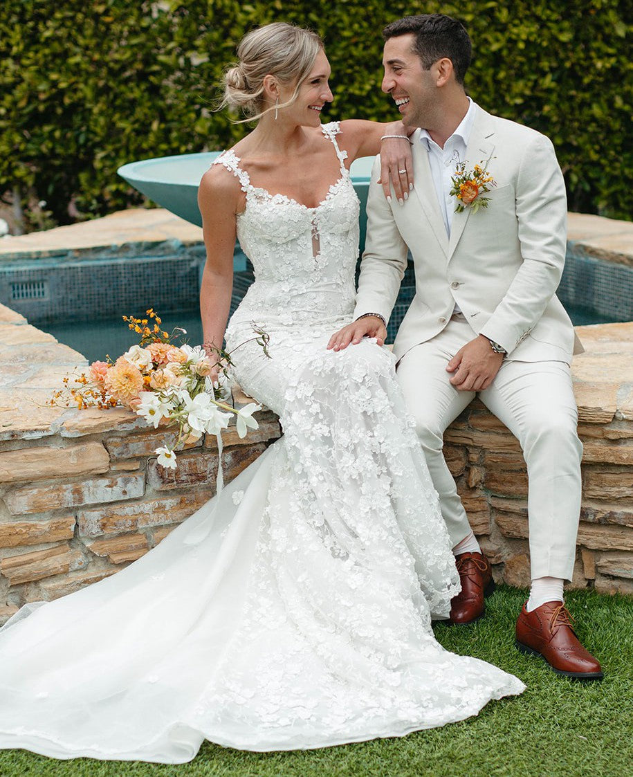 C2024-LB73 - elegant lace fitted wedding gown