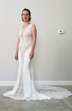 C2024-VS78 - Sleeveless sexy lace wedding dress