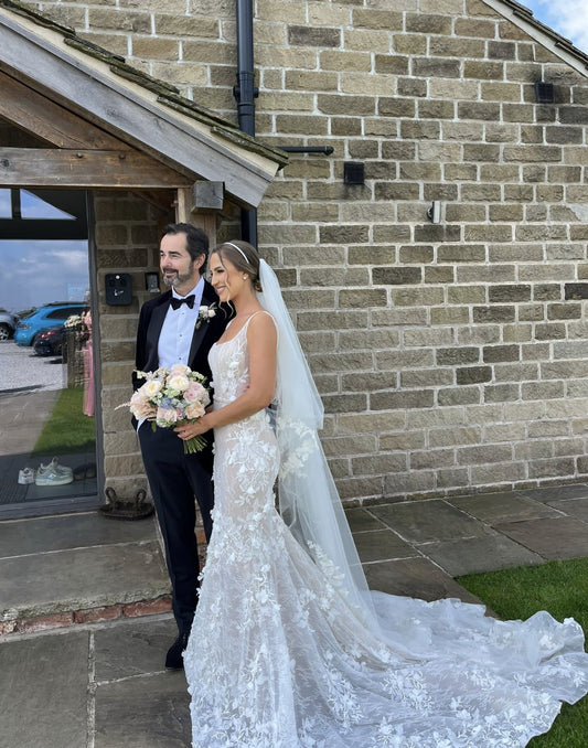 C2025-BP - sleeveless scoop neck wedding gown