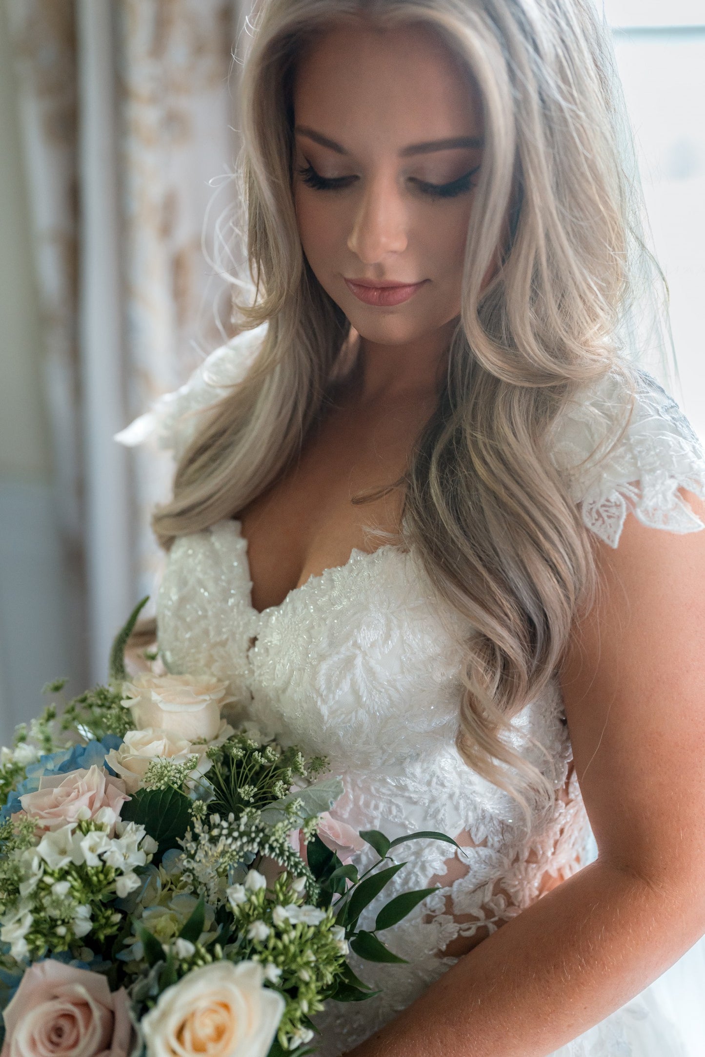 C2025-ML220 - cap sleeve lace wedding dress