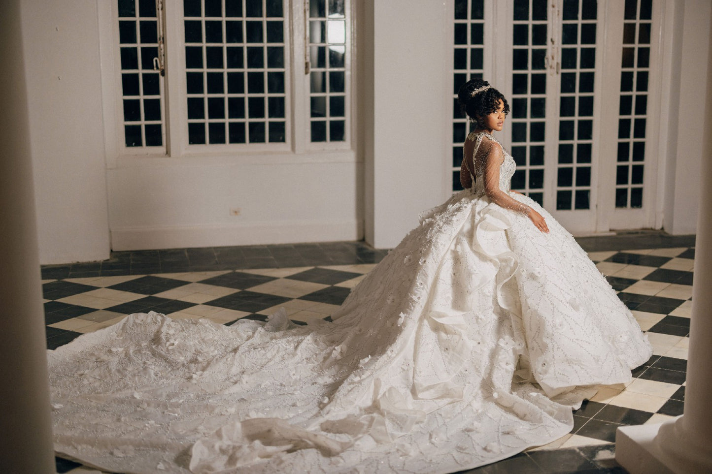 C2025-EA2940 - crystal bling collar ball gown wedding dress