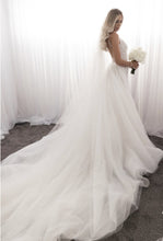 C2025-LDG-911 - beaded sleeveless v-neck wedding gown