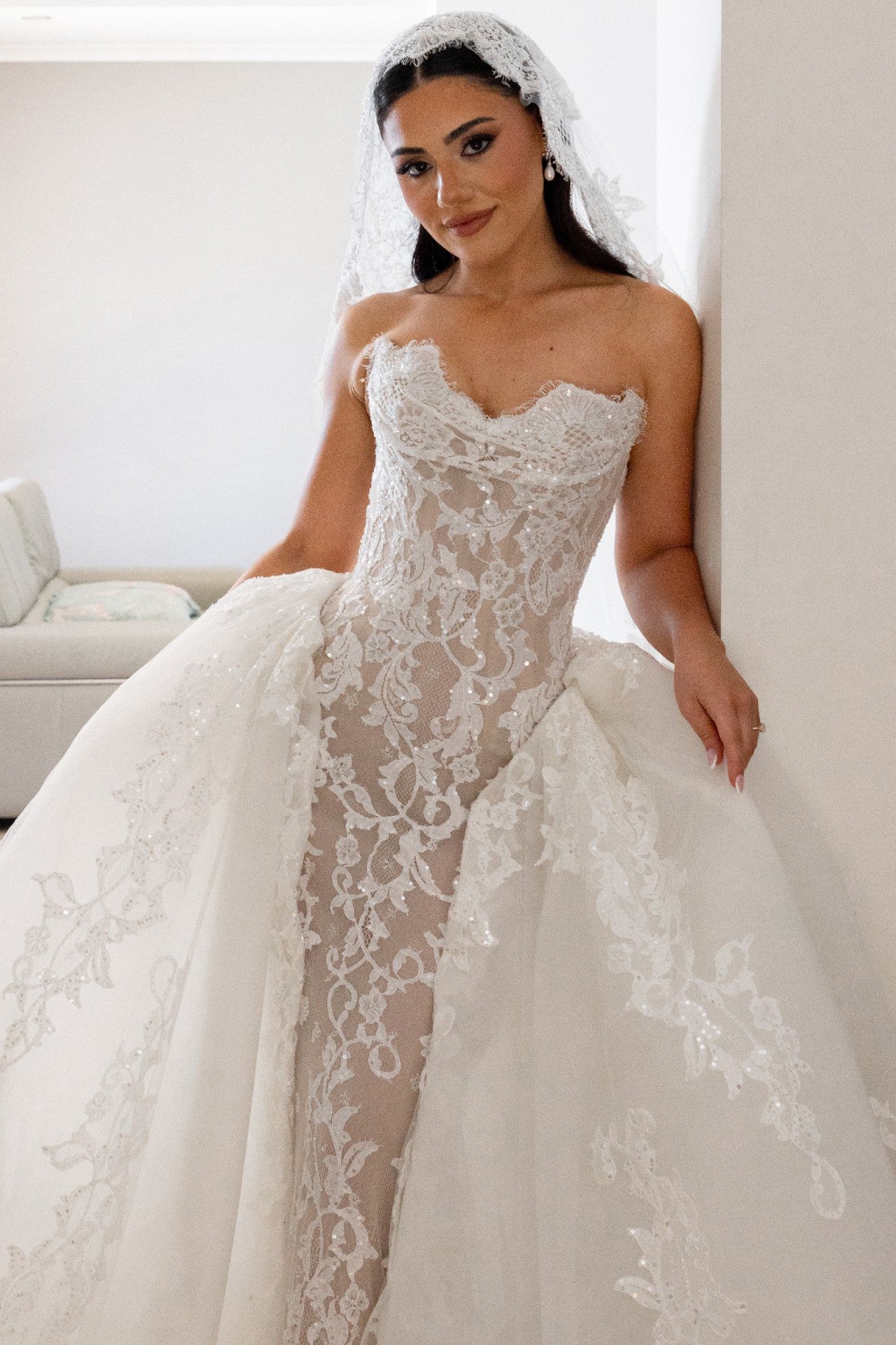 C2025-SK119 - strapless lace and embroidery mermaid wedding gown