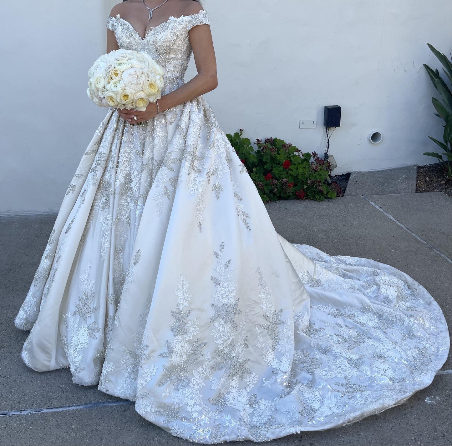 C2025-SY930 - beaded off the shoulder ball gown wedding dress