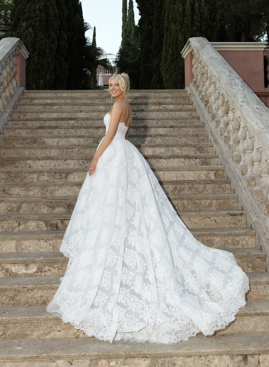 C2025-ZM28 - strapless lace patterned long sleeve wedding gown