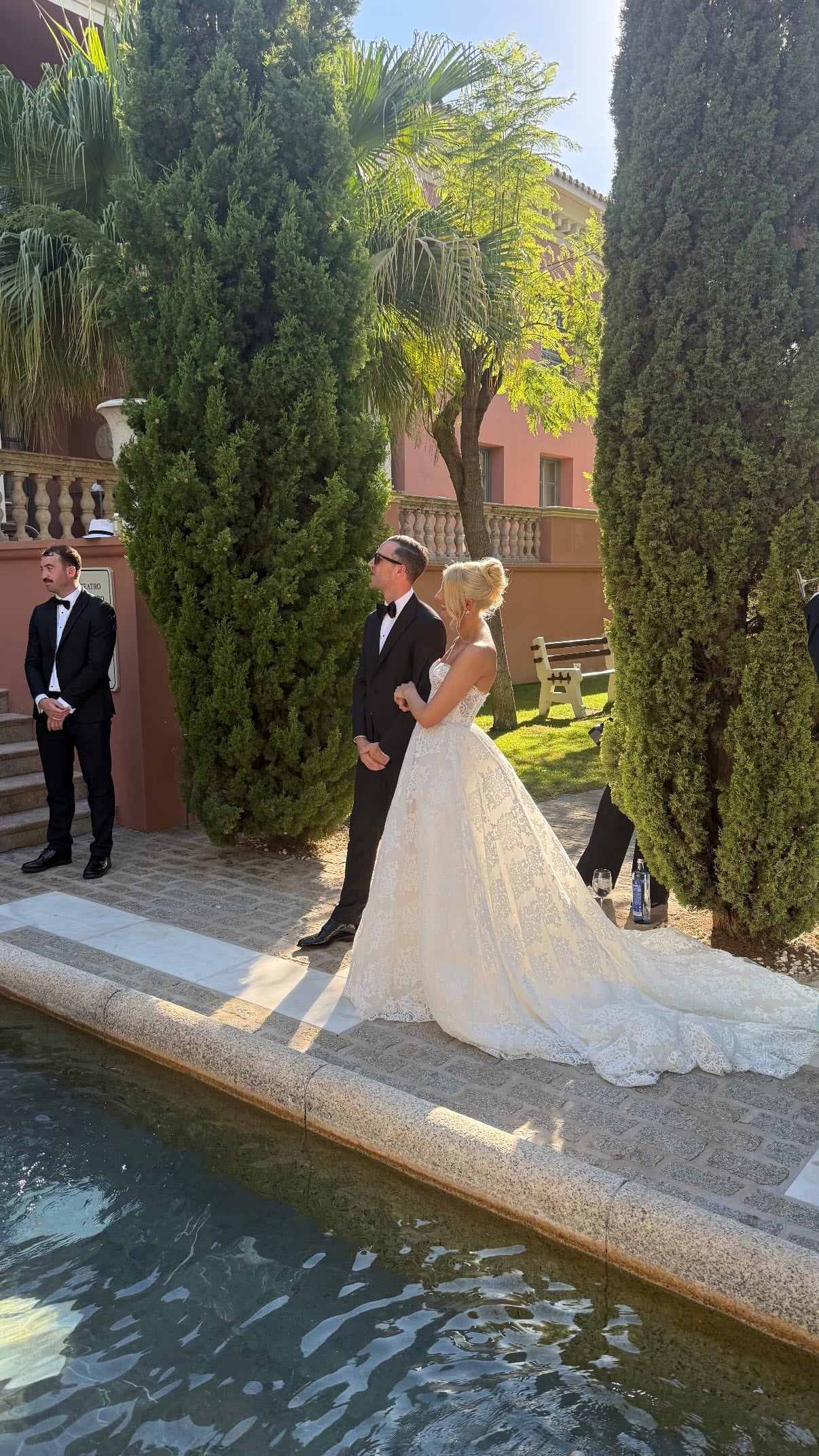 C2025-ZM28 - strapless lace patterned long sleeve wedding gown