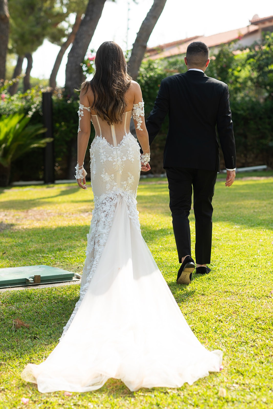 C2025-GLLS1 - 3D embellished fitted wedding gown