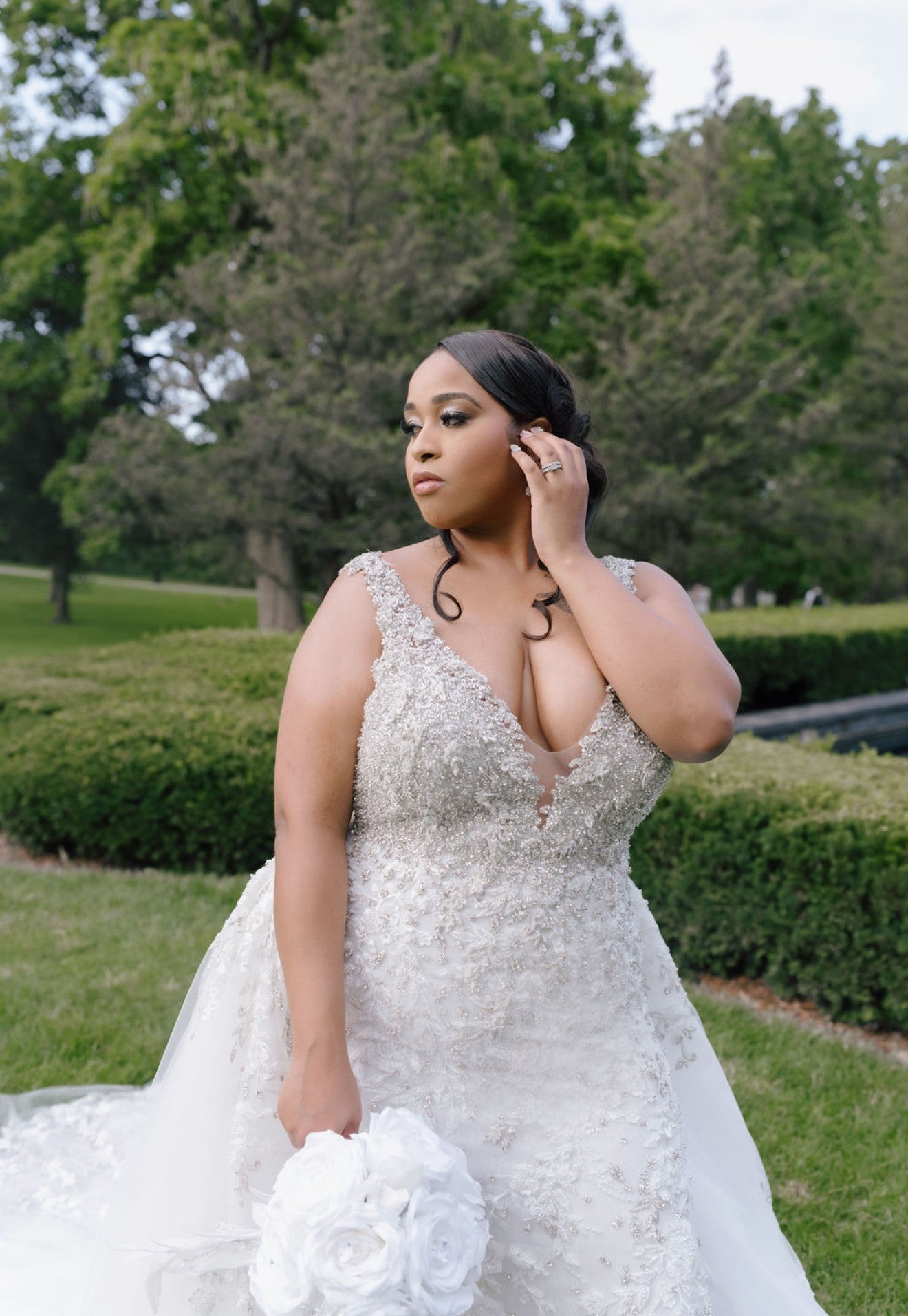 C2025-SY88055 - rhinestone & crystal beaded fitted plus size wedding gown