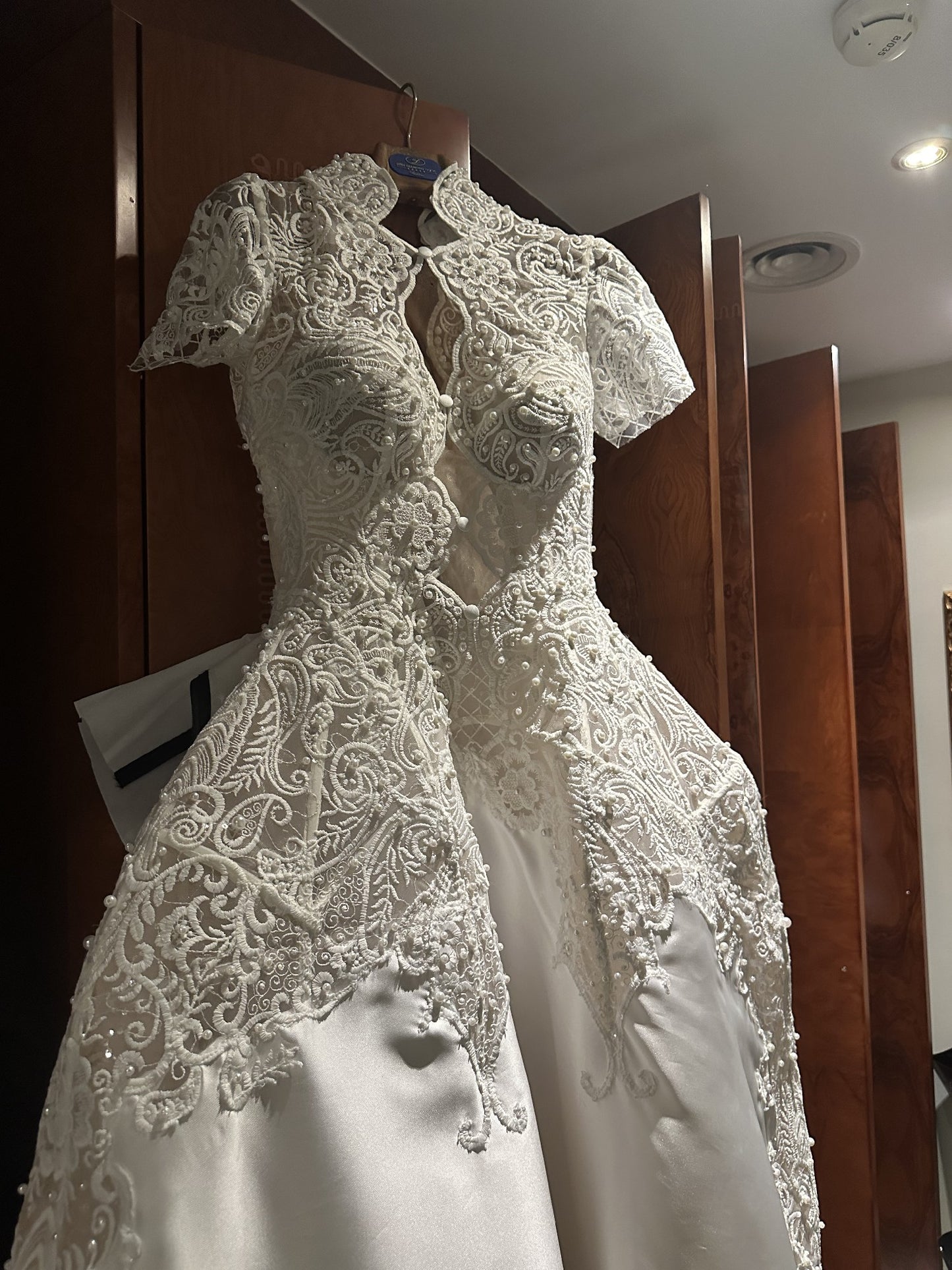 C2026-SSB19 - Short Sleeve Lace wedding ball gown with collar