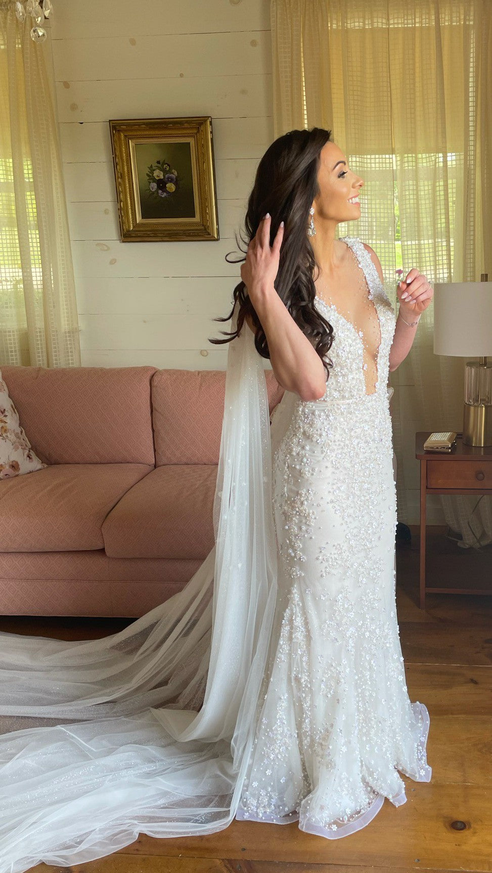 C2023-B916 - vestido de novia sexy sin mangas adornado con escote en V profundo