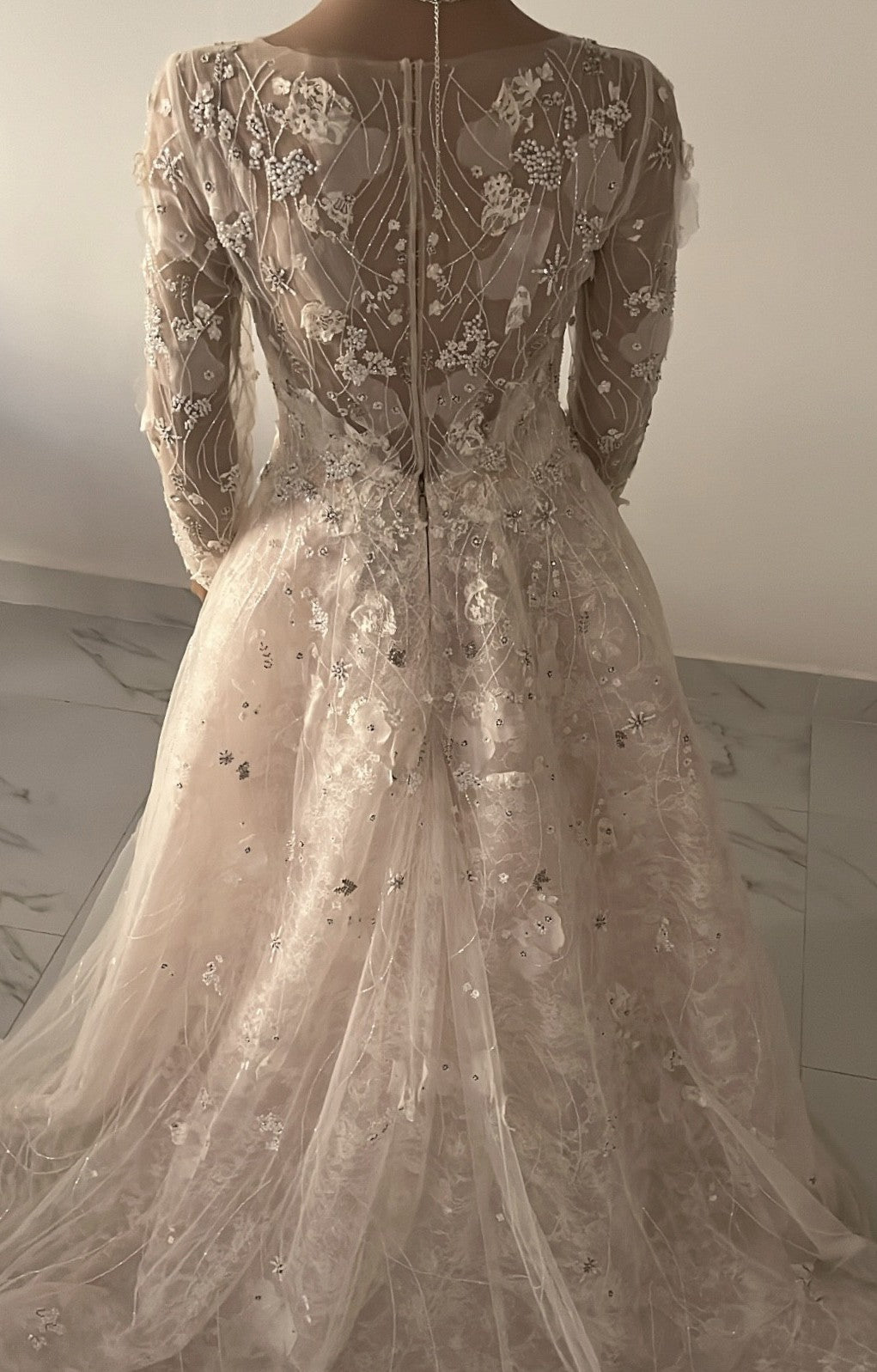 C2023-AL61g - Vestido de novia de corte A, manga larga y escote ilusión transparente