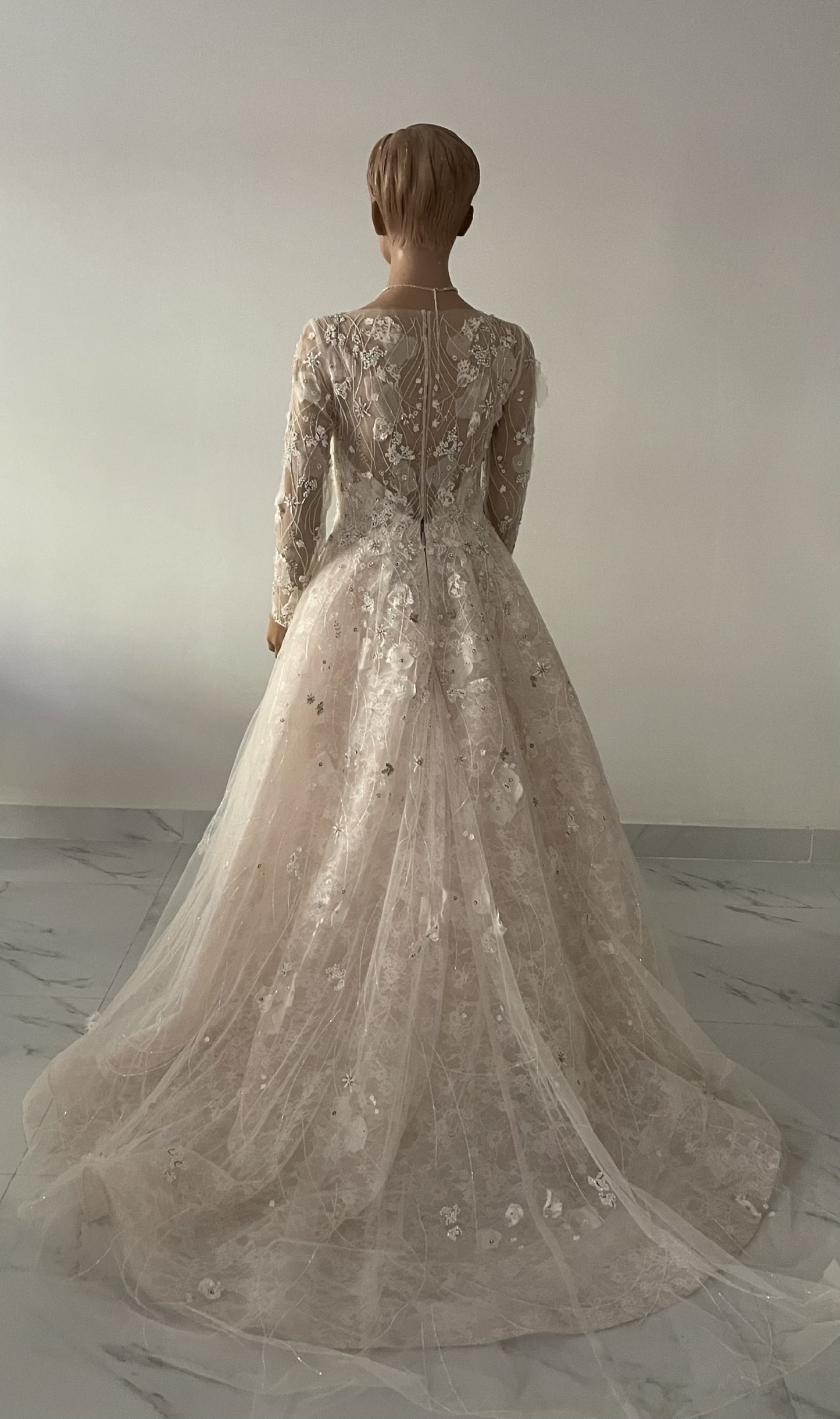 C2023-AL61g - Vestido de novia de corte A, manga larga y escote ilusión transparente