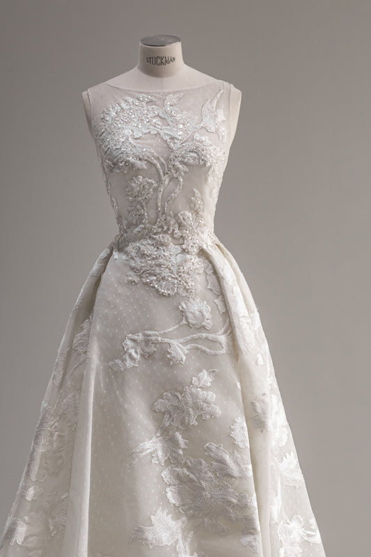 C2023-SB668 Sleeveless scoop neck wedding ball gown dress