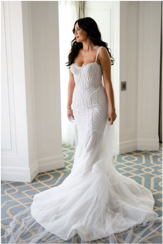 C2023-B330B - Robe de mariée dos nu, décolleté ouvert, sans manches