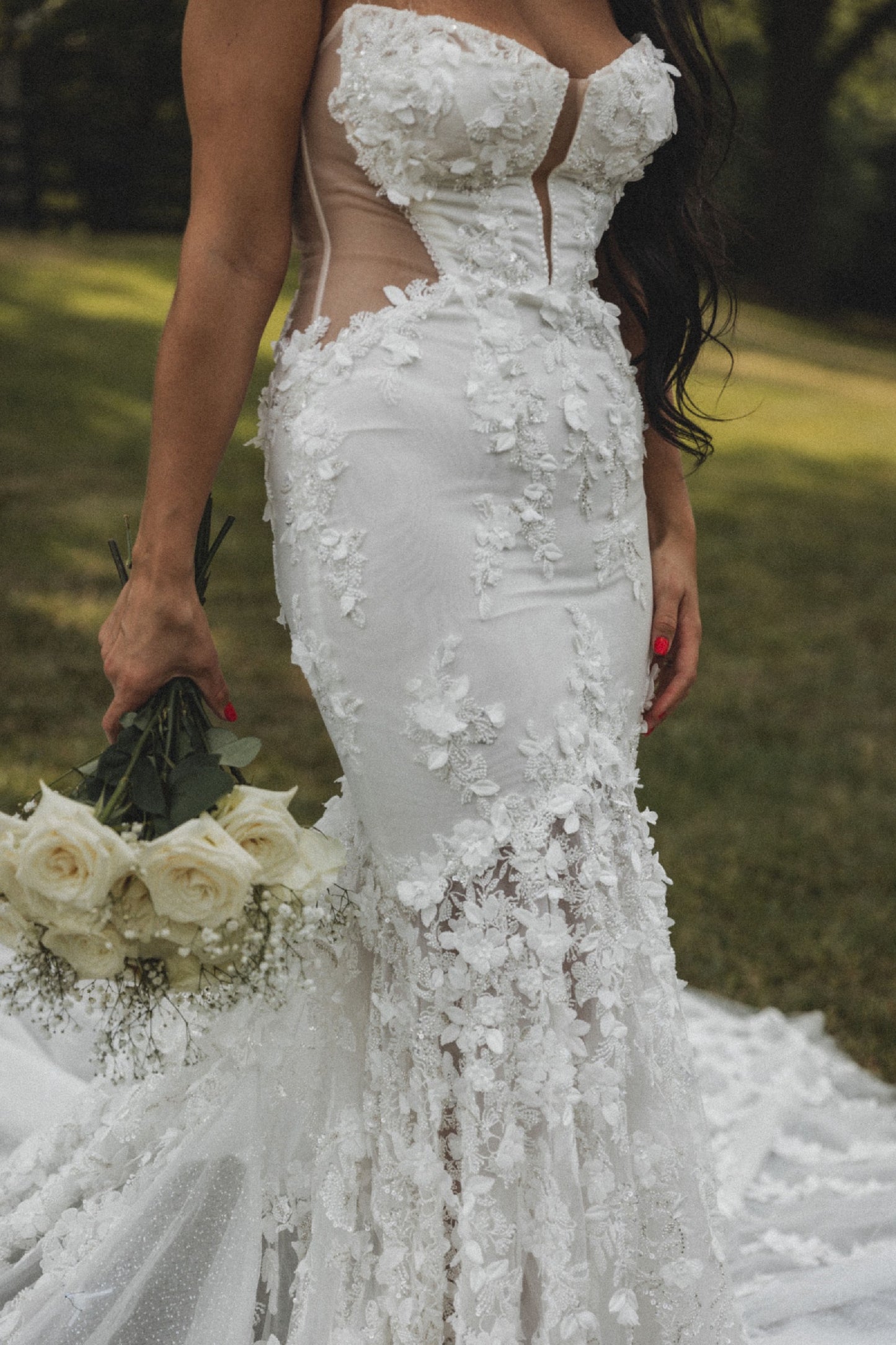 C2023-SS665 - Robe de mariée sexy, sans bretelles, en dentelle ornée, ajustée à évasée