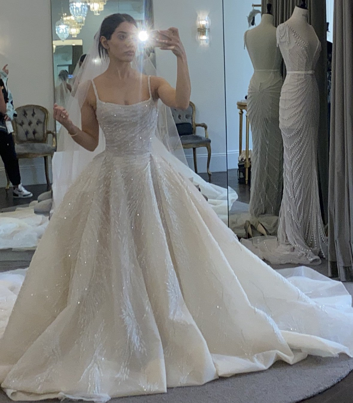 C2023-BGR46 - Robe de mariée formelle à bretelles spaghetti et perles