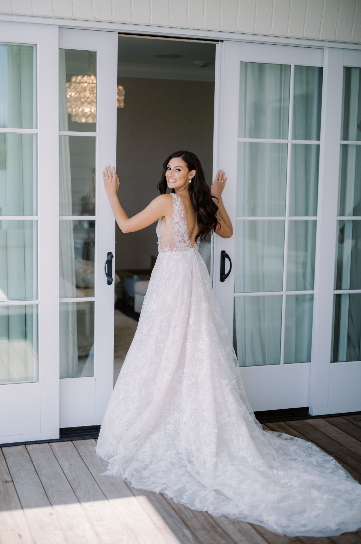 C2023-SE81 - Robe de mariée trapèze sans manches, col en V, taille empire