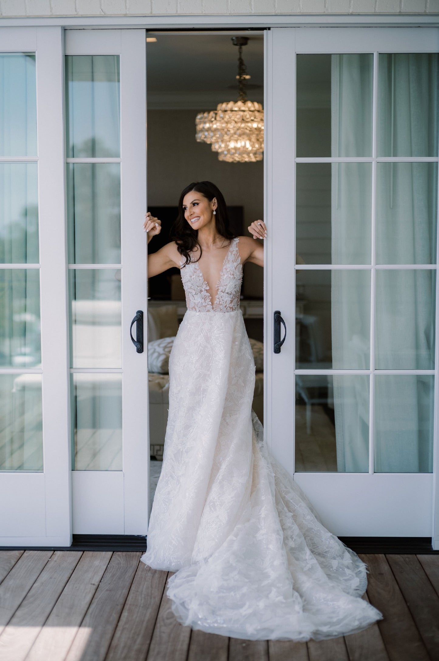 C2023-SE81 - Robe de mariée trapèze sans manches, col en V, taille empire