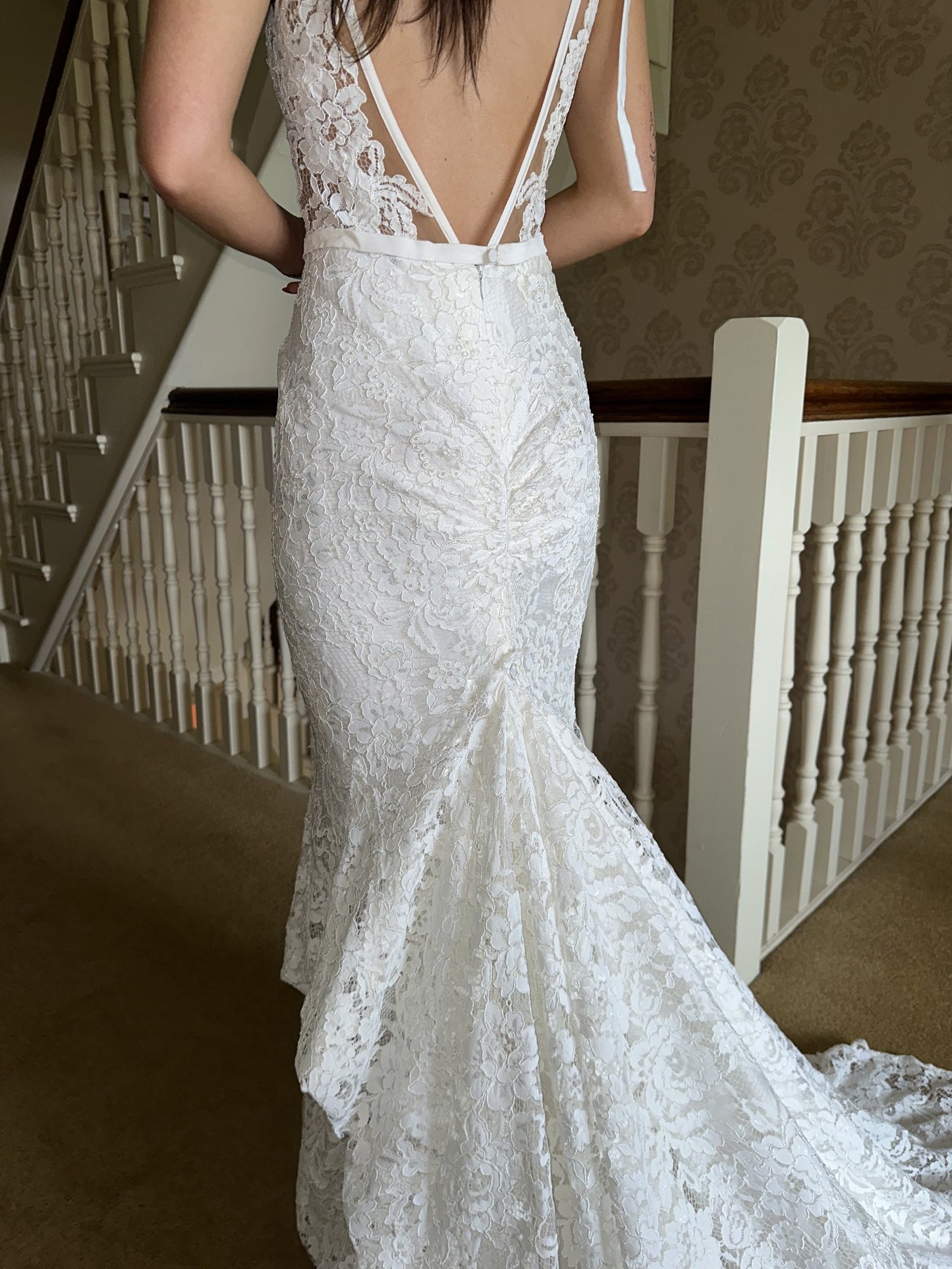 C2024-ID66 - sleeveless deep v-neck bustline wedding dress