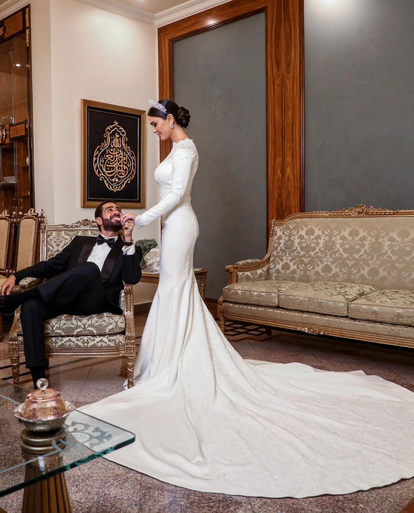 C2023-MLS72 - modesto vestido de novia formal de manga larga para iglesia con cola catedral