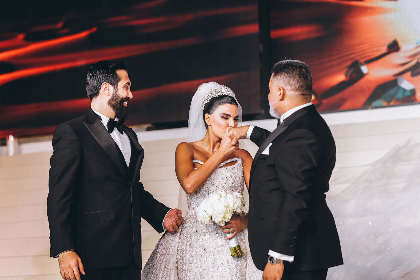 C2023-CB51C - Vestido de novia ajustado, sexy, sin tirantes, con cuentas de cristal y sobrefalda desmontable