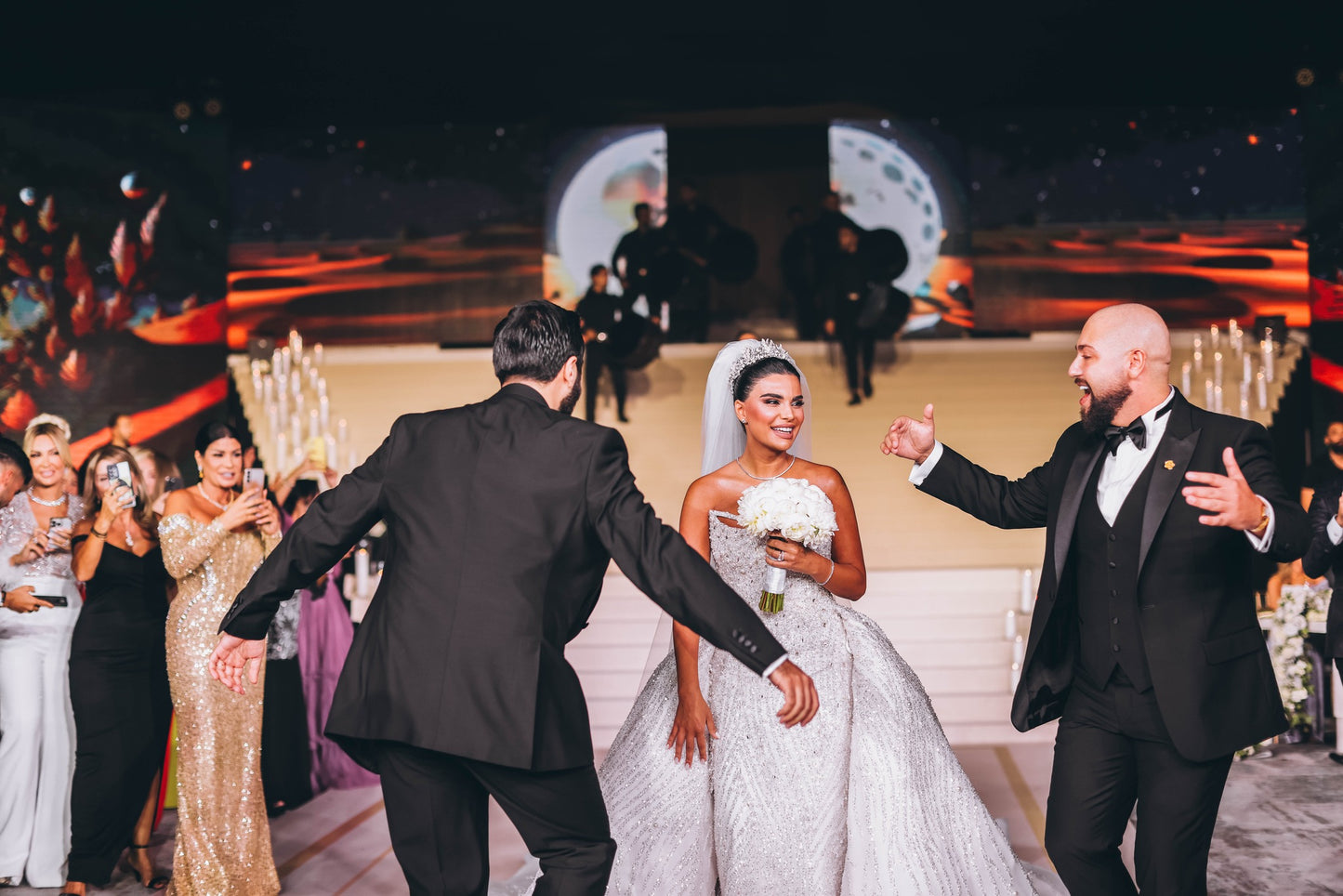 C2023-CB51C - Vestido de novia ajustado, sexy, sin tirantes, con cuentas de cristal y sobrefalda desmontable